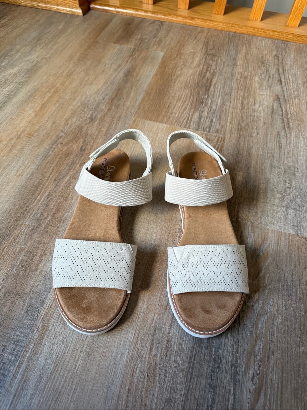 Women’s Skechers Memory Foam Sandals size 9